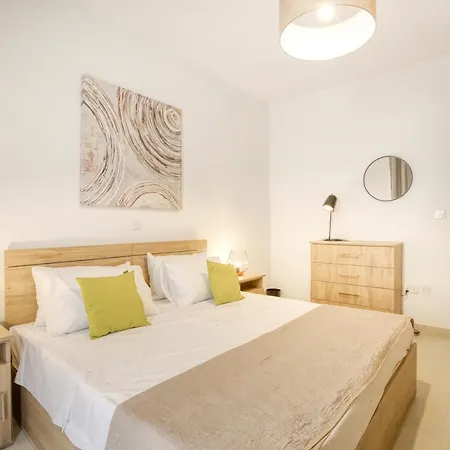 Modern, Designer Apt With A Beautiful Living & Ac By 360 Estates * Il-Fgura