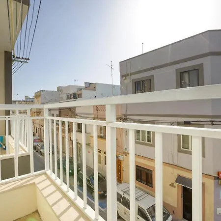 Apartmán Modern, Designer Apt With A Beautiful Living & Ac By 360 Estates Il-Fgura