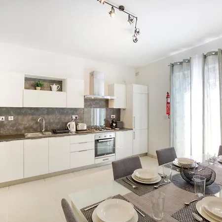 Modern, Designer Apt With A Beautiful Living & Ac By 360 Estates Il-Fgura
