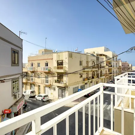 Apartmán Modern, Designer Apt With A Beautiful Living & Ac By 360 Estates