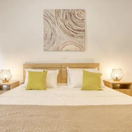 Modern, Designer Apt With A Beautiful Living & Ac By 360 Estates Appartamento